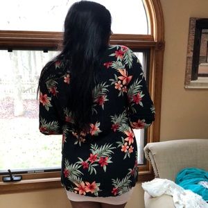 Floral Short Sleeve Pullover